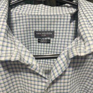 Van Heusen white with blue plaid Men’s Collard Shirt *NEVER WORN*